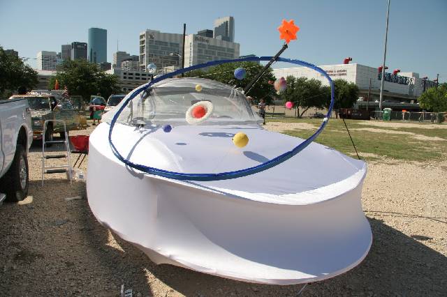 2006_ArtCar_1_Ball 023 